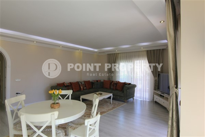 Furnished three bedroom apartment, 178m² 200m from the sea in Mahmutlar, Alanya-id-1482-photo-2