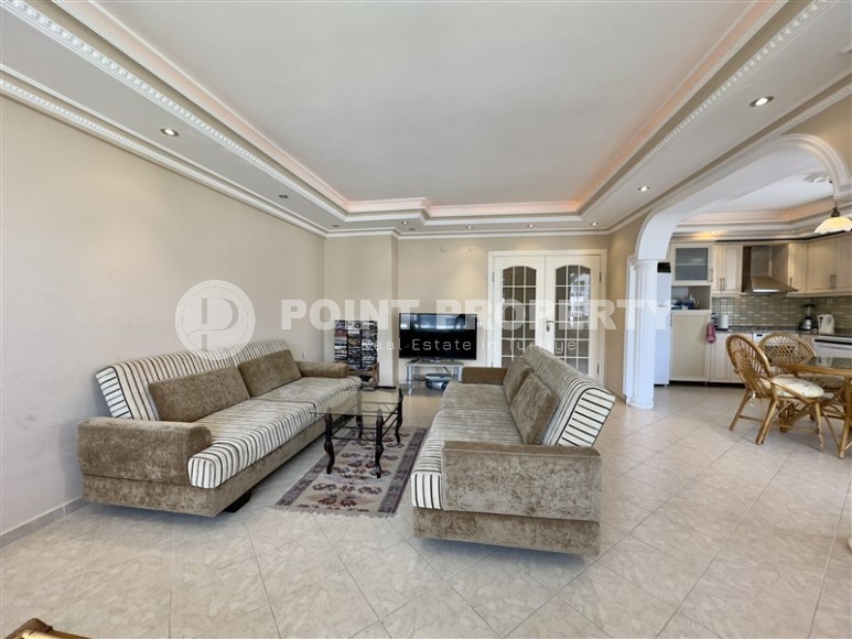 Панорамный дуплекс с видом на море, на 4-м этаже с мансардой, в центре популярного района Аланьи - Оба-id-6112-фото-2