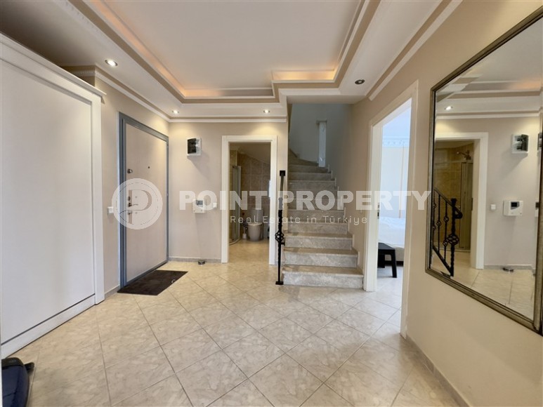 Панорамный дуплекс с видом на море, на 4-м этаже с мансардой, в центре популярного района Аланьи - Оба-id-6112-фото-8