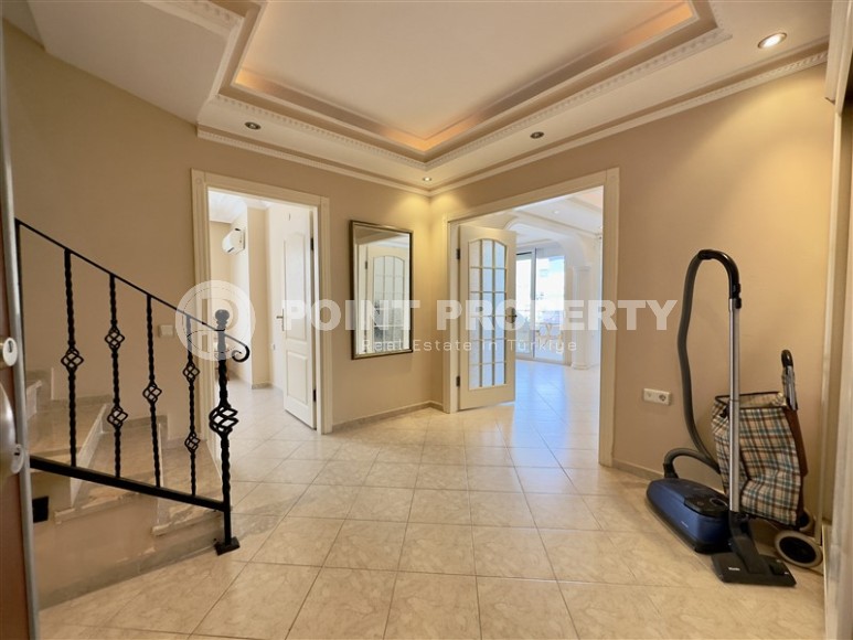 Панорамный дуплекс с видом на море, на 4-м этаже с мансардой, в центре популярного района Аланьи - Оба-id-6112-фото-10