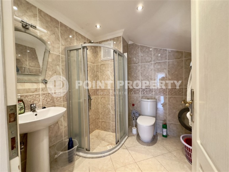 Панорамный дуплекс с видом на море, на 4-м этаже с мансардой, в центре популярного района Аланьи - Оба-id-6112-фото-12