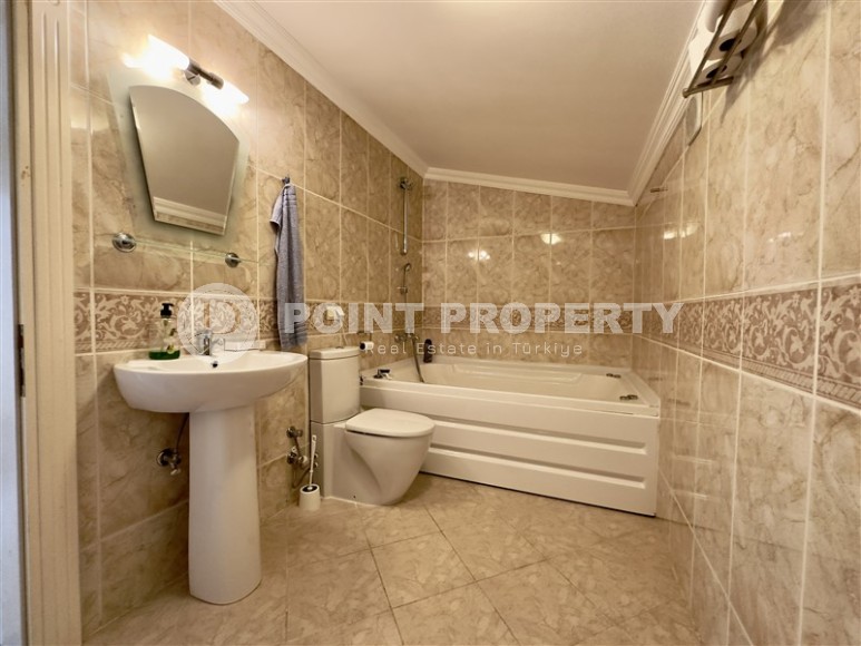 Панорамный дуплекс с видом на море, на 4-м этаже с мансардой, в центре популярного района Аланьи - Оба-id-6112-фото-13