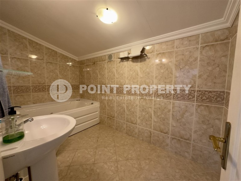 Панорамный дуплекс с видом на море, на 4-м этаже с мансардой, в центре популярного района Аланьи - Оба-id-6112-фото-14