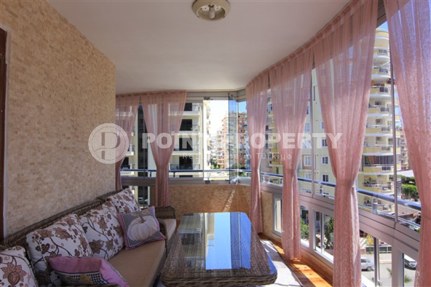 Furnished three bedroom apartment, 178m² 200m from the sea in Mahmutlar, Alanya-id-1482-photo-5