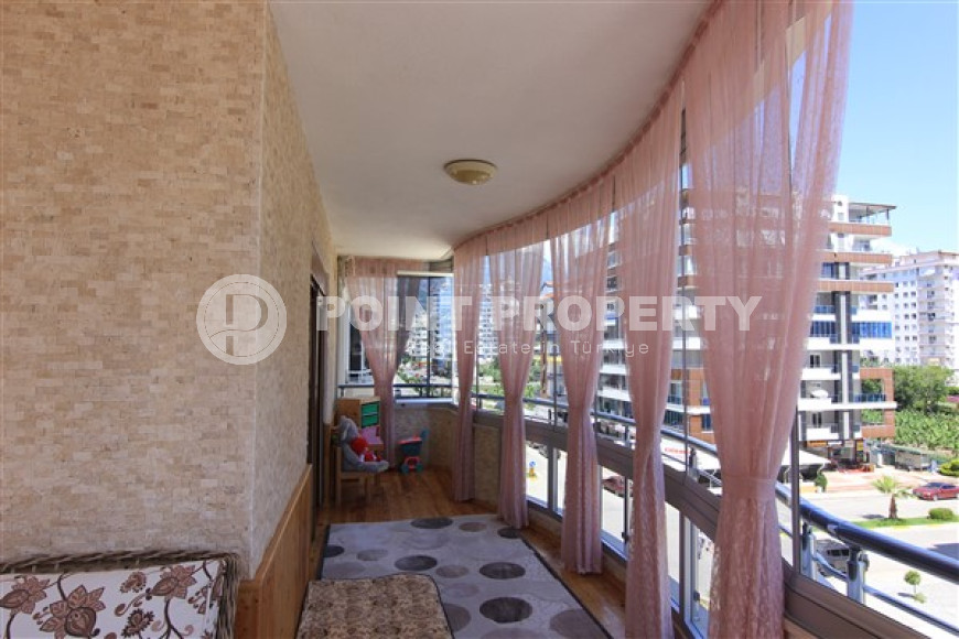 Furnished three bedroom apartment, 178m² 200m from the sea in Mahmutlar, Alanya-id-1482-photo-6