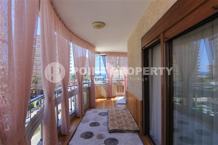 Furnished three bedroom apartment, 178m² 200m from the sea in Mahmutlar, Alanya-id-1482-photo-7