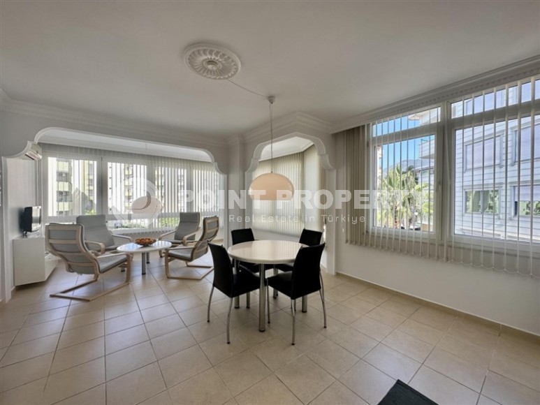 Комфортабельная квартира на самом берегу Средиземного моря, в центре популярного района Аланьи - Оба-id-6116-фото-1