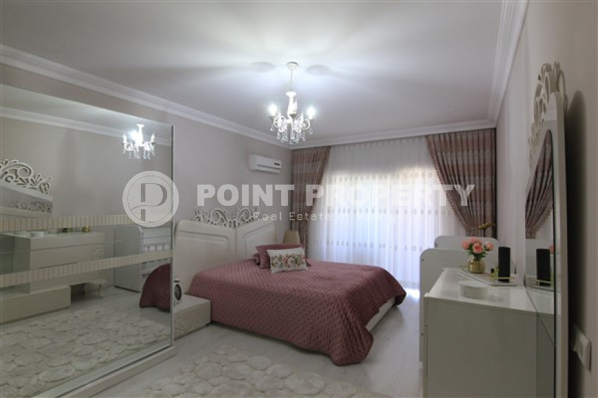 Furnished three bedroom apartment, 178m² 200m from the sea in Mahmutlar, Alanya-id-1482-photo-14