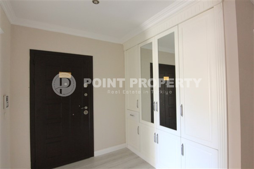 Furnished three bedroom apartment, 178m² 200m from the sea in Mahmutlar, Alanya-id-1482-photo-23