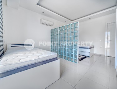 Светлая двухуровневая квартира на 5-м этаже с мансардой, в центре района Оба-id-6125-фото-4