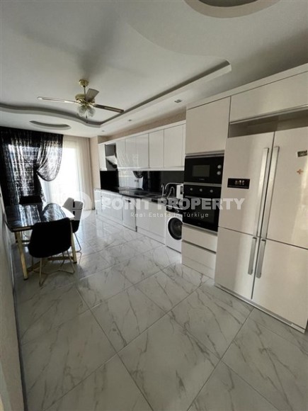 Spacious 4+1 apartment with a total area of 200 m2, 800 meters from the beach, in the Mahmutlar area-id-6137-photo-2