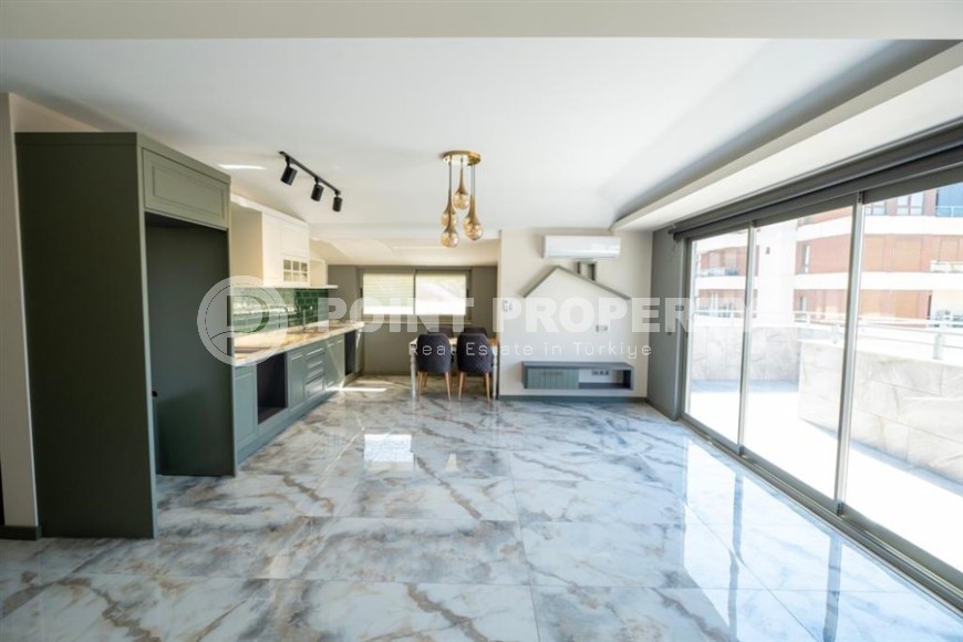 Spacious two-level apartment with high-quality finishing, 150 meters from the luxurious Cleopatra Beach-id-6142-photo-3