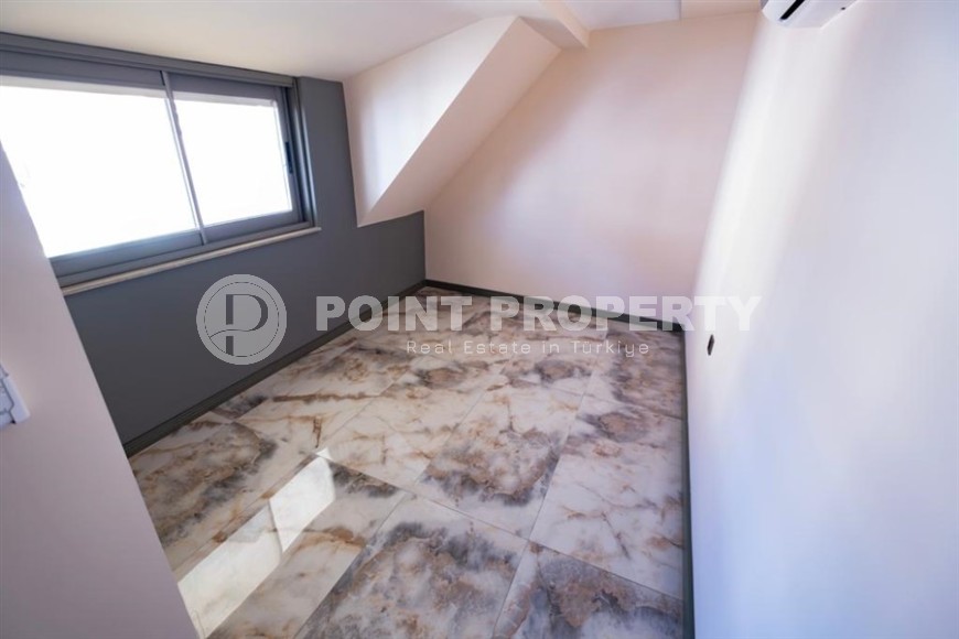 Spacious two-level apartment with high-quality finishing, 150 meters from the luxurious Cleopatra Beach-id-6142-photo-9