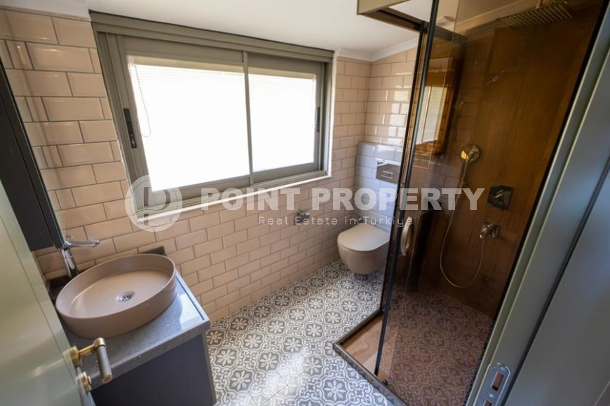 Spacious two-level apartment with high-quality finishing, 150 meters from the luxurious Cleopatra Beach-id-6142-photo-11