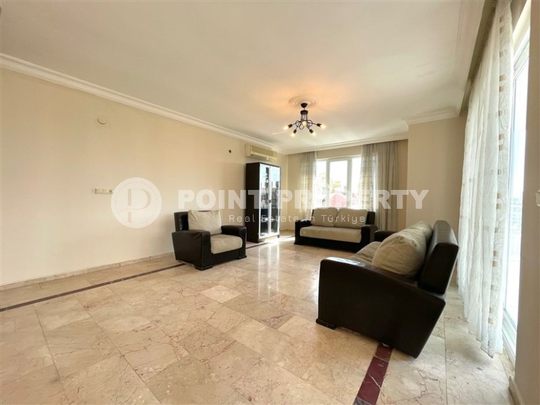 Большая двухуровневая квартира на 5-м этаже с мансардой, в 200 метрах от моря-id-6153-фото-2