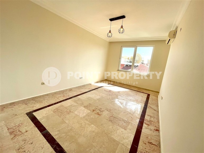 Большая двухуровневая квартира на 5-м этаже с мансардой, в 200 метрах от моря-id-6153-фото-4