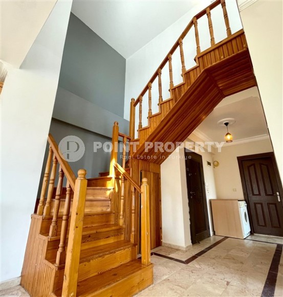 Большая двухуровневая квартира на 5-м этаже с мансардой, в 200 метрах от моря-id-6153-фото-8