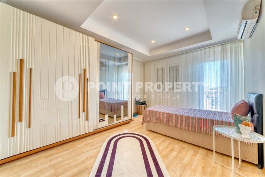 Comfortable, cozy apartment 3+1, on an area of 190 m2, in the popular area of Alanya - Oba-id-6154-photo-7