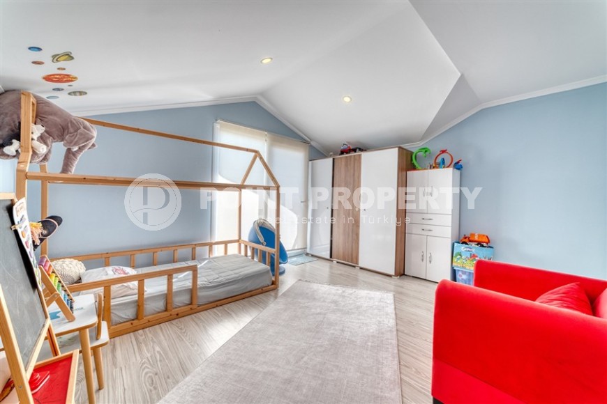 Comfortable, cozy apartment 3+1, on an area of 190 m2, in the popular area of Alanya - Oba-id-6154-photo-9