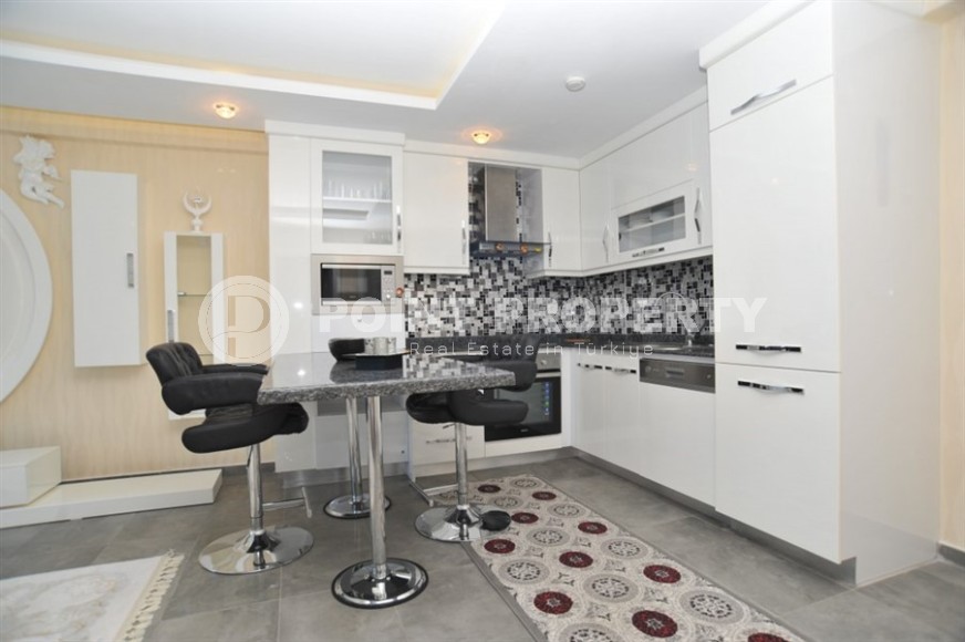 Комфортабельная квартира с большим застекленным балконом, в 150 метрах от моря-id-6180-фото-4