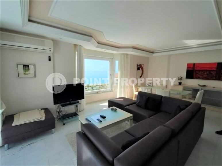 Современная квартира с мебелью и бытовой техникой, на первой линии от моря, в центре района Тосмур-id-6182-фото-2