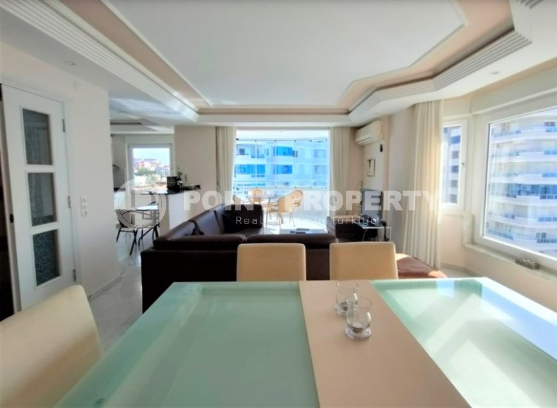 Современная квартира с мебелью и бытовой техникой, на первой линии от моря, в центре района Тосмур-id-6182-фото-3