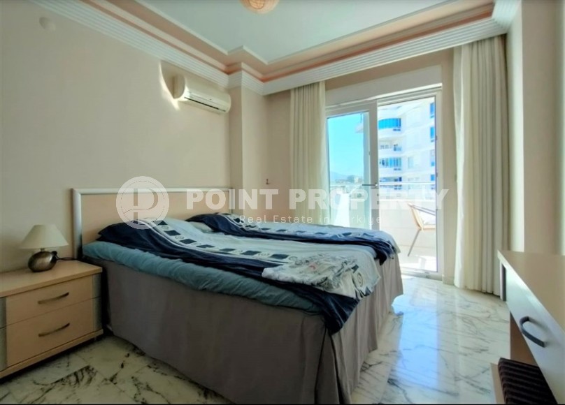 Современная квартира с мебелью и бытовой техникой, на первой линии от моря, в центре района Тосмур-id-6182-фото-5