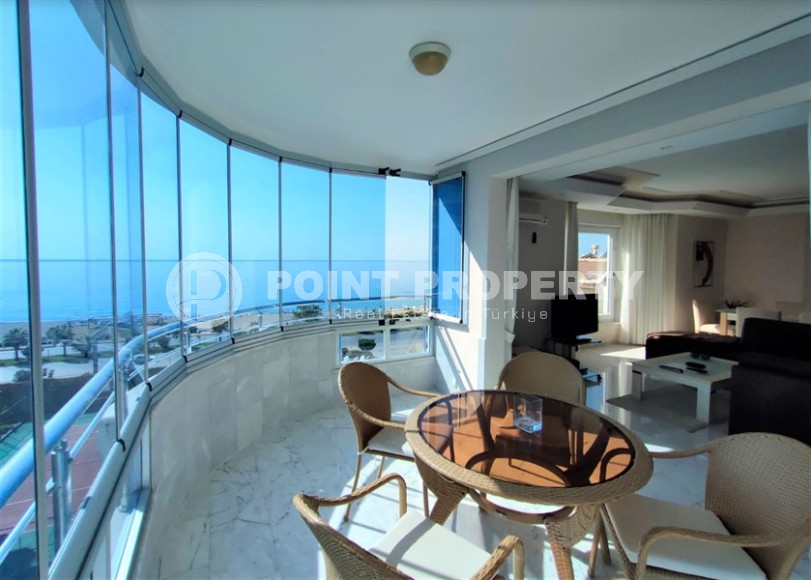 Современная квартира с мебелью и бытовой техникой, на первой линии от моря, в центре района Тосмур-id-6182-фото-10