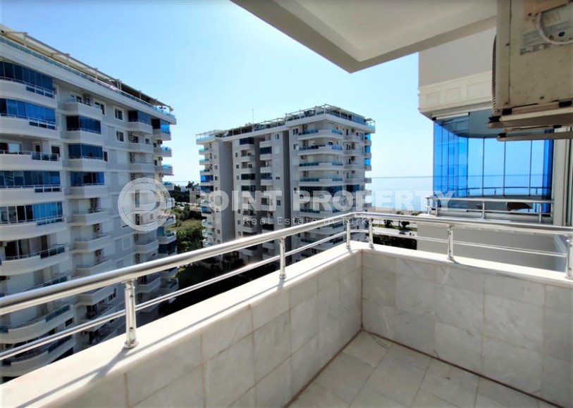 Современная квартира с мебелью и бытовой техникой, на первой линии от моря, в центре района Тосмур-id-6182-фото-11