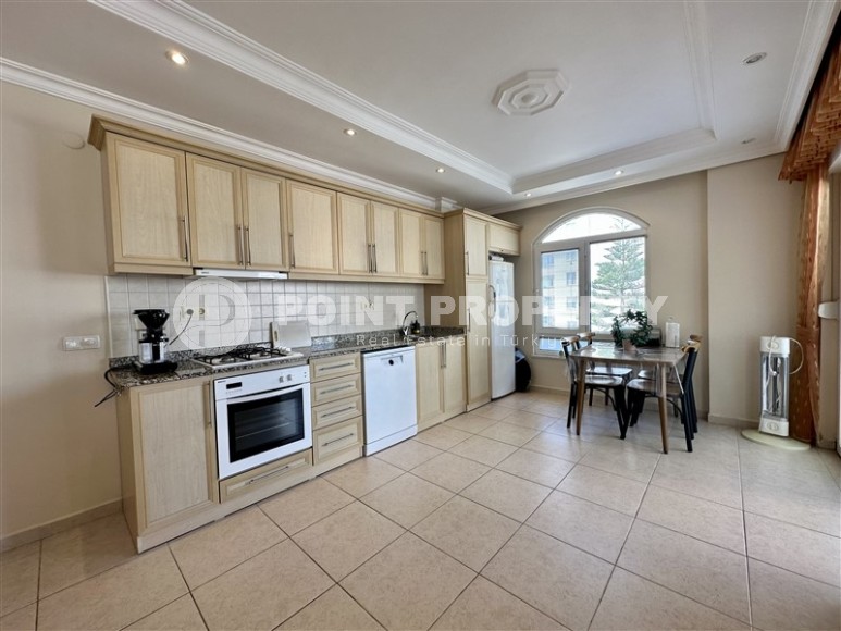 Светлая, универсальная квартира 2+1, на площади 110 м2, на 2-м этаже, в центре района Тосмур-id-6185-фото-3