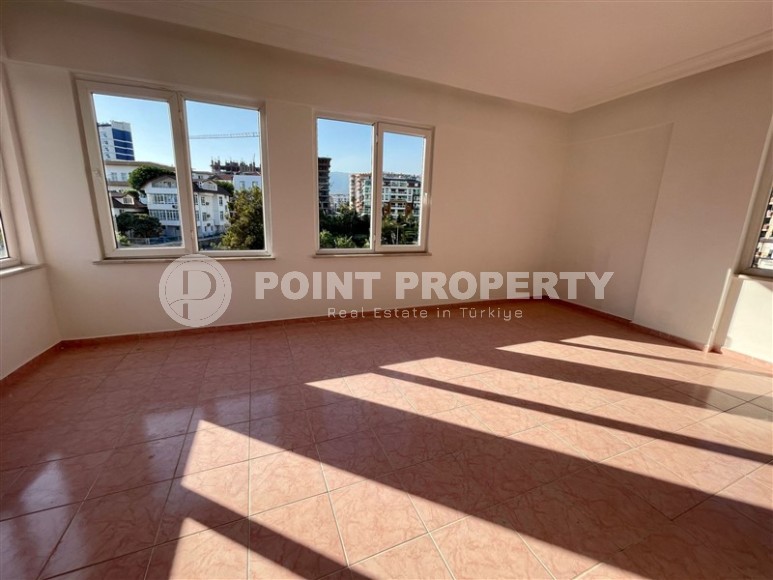 Inexpensive apartment 2+1, on an area of 110 m2, in the center of a quiet, picturesque area of Alanya - Tosmur-id-6187-photo-4