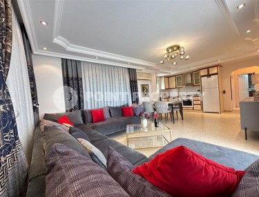 Меблированная трёхкомнатная квартира в центре Аланьи, 200 метров от городских объектов-id-3610-фото-2