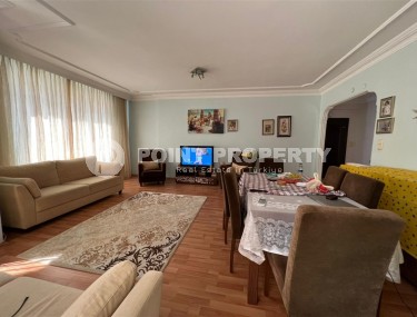 Просторная квартира с тремя спальнями, на 1-м этаже в доме 2009 года постройки-id-6200-фото-1