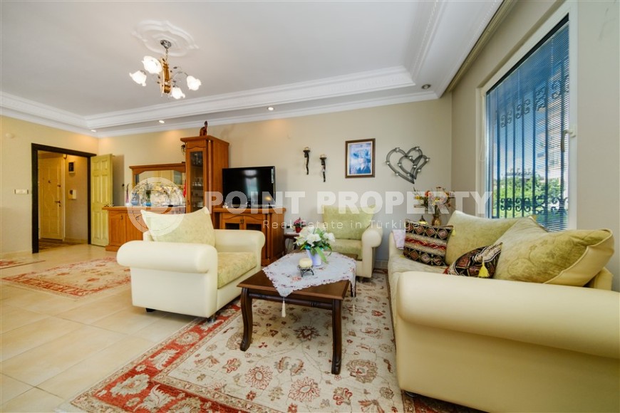 Bright, comfortable apartment with two bedrooms, 800 meters from the sea, in the center of Alanya-id-6211-photo-3