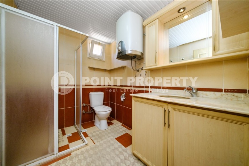 Bright, comfortable apartment with two bedrooms, 800 meters from the sea, in the center of Alanya-id-6211-photo-10