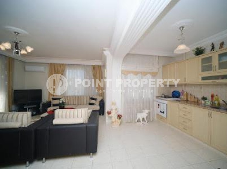 Благоустроенная, готовая к проживанию квартира, общей площадью 100 м2, в нескольких минутах ходьбы от центра Аланьи-id-6212-фото-4