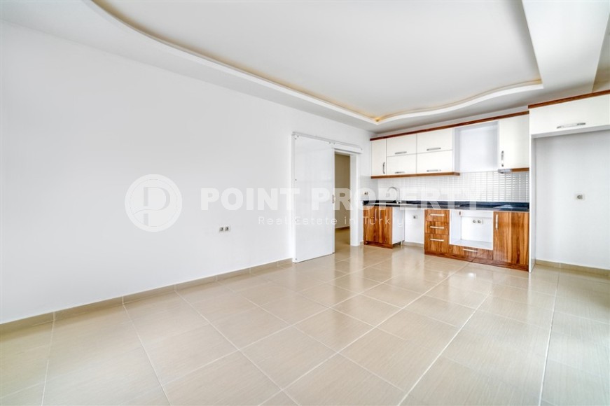 Bright, spacious apartment with a fine finish, on the 4th floor in a residential complex built in 2014-id-6217-photo-2