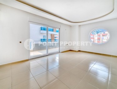 Bright, spacious apartment with a fine finish, on the 4th floor in a residential complex built in 2014-id-6217-photo-3