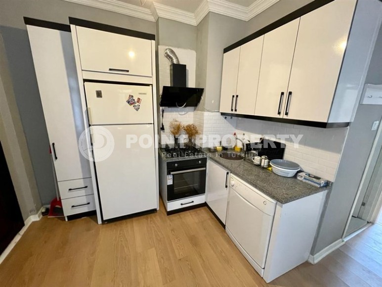 Небольшая меблированная квартира 1+1, в 50 метрах от моря, в центре района Тосмур-id-6222-фото-4