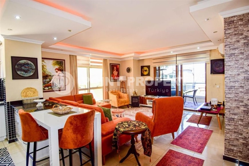 Атмосферная двухуровневая квартира 3+1, на площади 170 м2, в центре престижного района Аланьи - Кестель-id-6233-фото-3