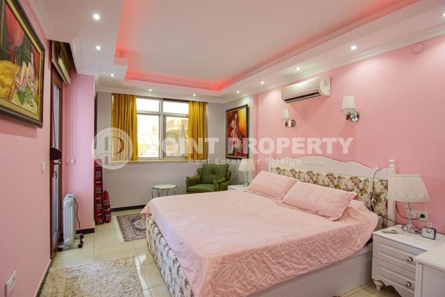 Атмосферная двухуровневая квартира 3+1, на площади 170 м2, в центре престижного района Аланьи - Кестель-id-6233-фото-7