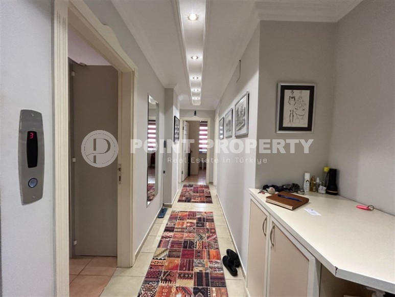 Панорамная квартира с видом на горы, на 4-м этаже в доме 2007 года постройки-id-6246-фото-9