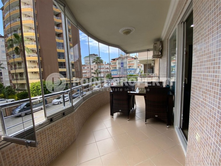 Comfortable 2+1 apartment, with a total area of 120 m2, within walking distance from the center of the popular Mediterranean resort - Alanya-id-6248-photo-8