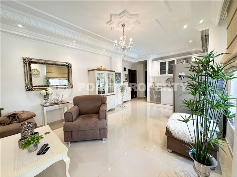 Comfortable apartment with furniture and household appliances, 550 meters from the beach, in the center of Alanya-id-6250-photo-2