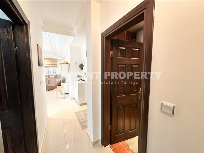 Comfortable apartment with furniture and household appliances, 550 meters from the beach, in the center of Alanya-id-6250-photo-9