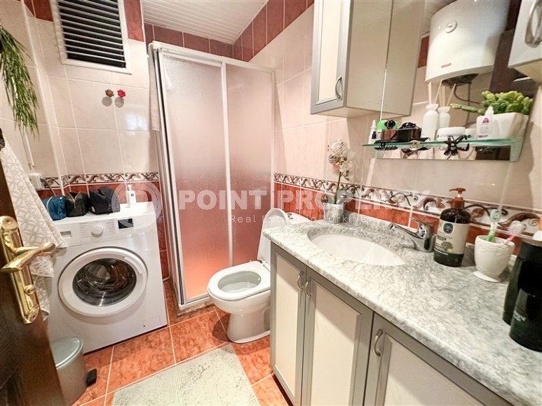 Comfortable apartment with furniture and household appliances, 550 meters from the beach, in the center of Alanya-id-6250-photo-10