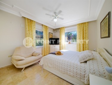 Одноэтажная вилла с бассейном, садом, и просторной террасой на крыше, в современном районе Аланьи - Махмутлар-id-6258-фото-5