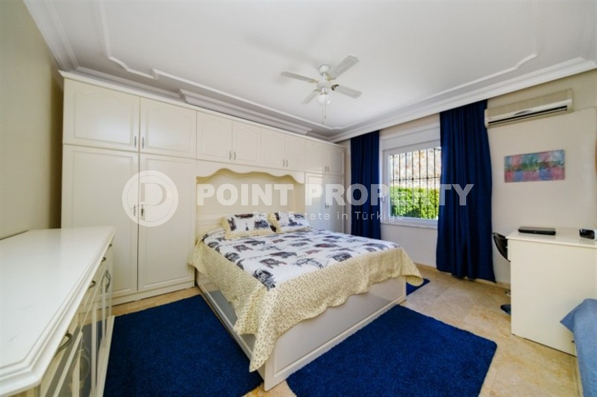 One-storey villa with a swimming pool, garden, and spacious roof terrace, in the modern area of Alanya - Mahmutlar-id-6258-photo-6