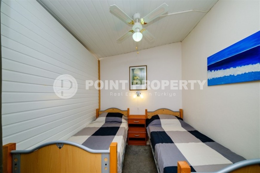 One-storey villa with a swimming pool, garden, and spacious roof terrace, in the modern area of Alanya - Mahmutlar-id-6258-photo-8