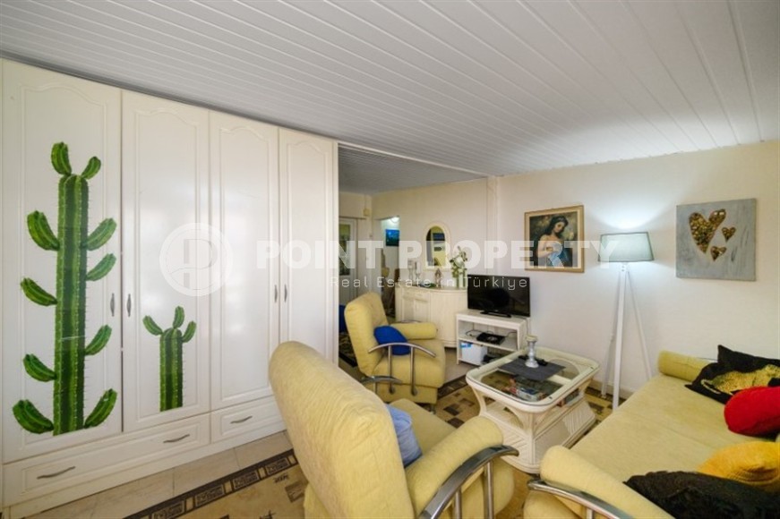 One-storey villa with a swimming pool, garden, and spacious roof terrace, in the modern area of Alanya - Mahmutlar-id-6258-photo-9